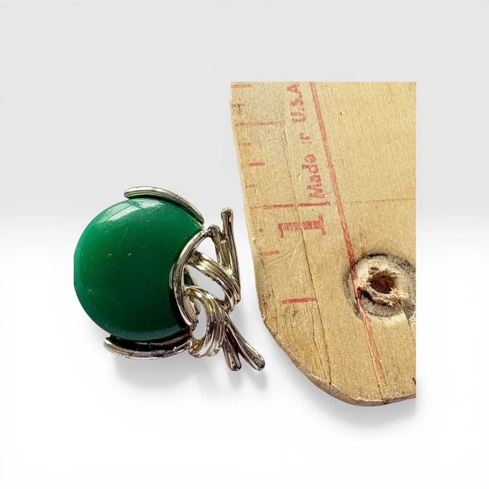Vintage Green Cabochon Clip On Earrings Gold Tone‎ Statement Retro Chunky